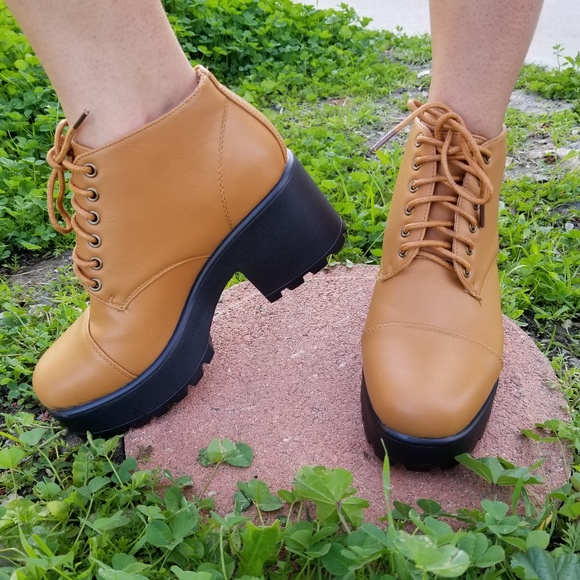 Chunky 90s Grunge Platform Ankle Booties - Picture 2 of 6